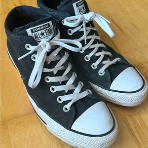 Women’s hi top converse size 11